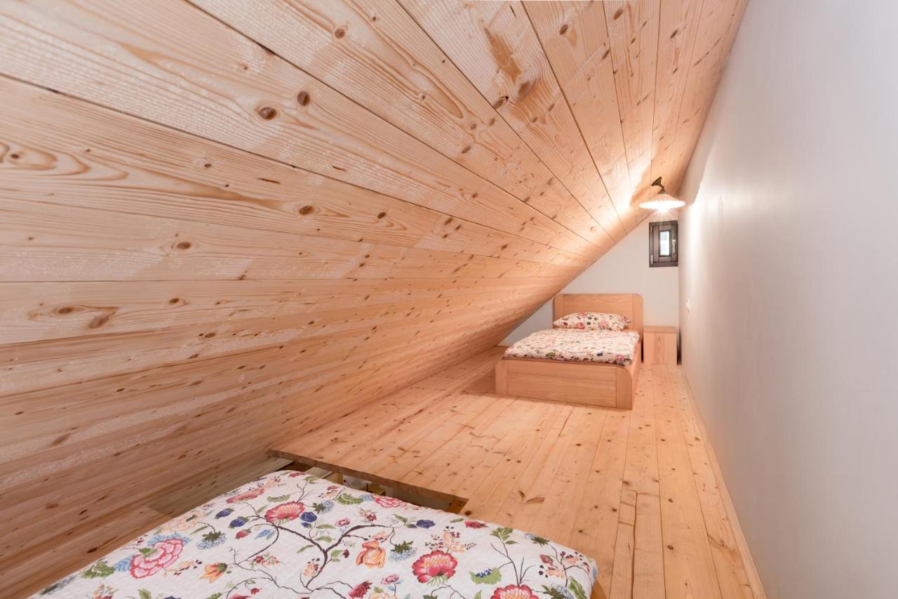 Homestead Farm Tesnak Гореня Вас Экстерьер фото